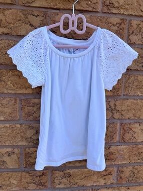 💫10/$25 • Cat & Jack White Eyelet Sleeve Detail Cotton Top